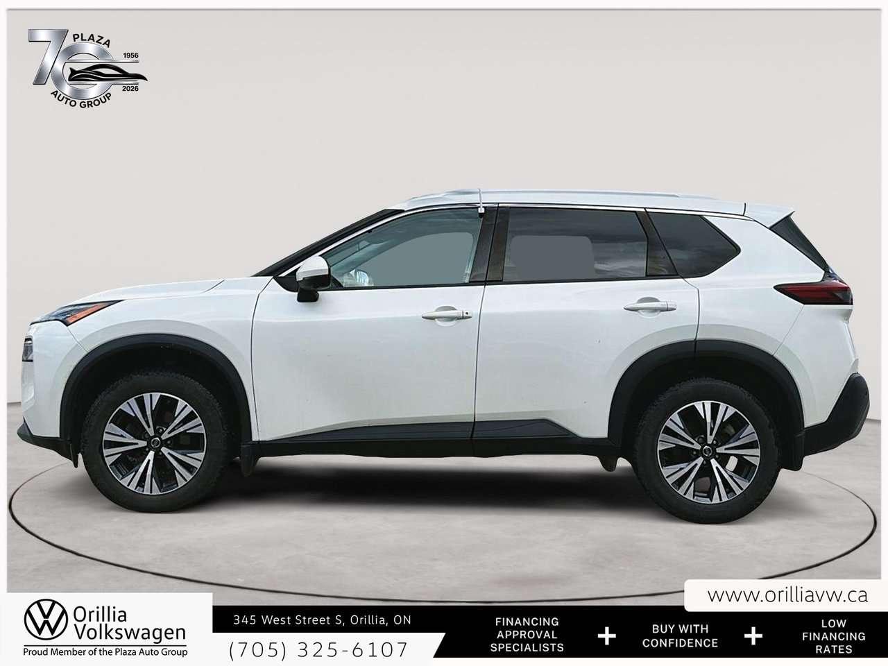 2021 Nissan Rogue SV Panoramic Roof   360 Camera   ProPILOT Assist / Photo