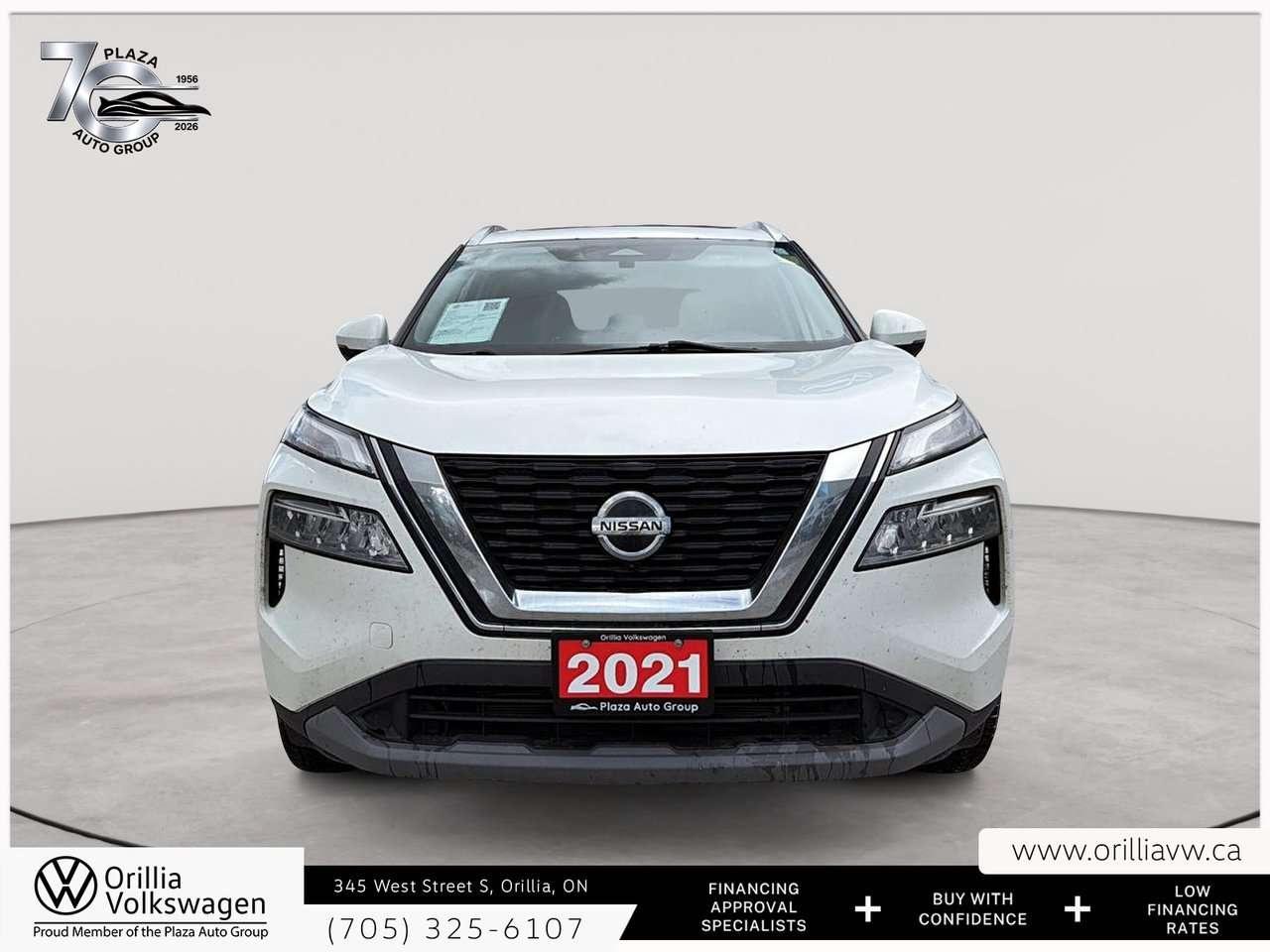 2021 Nissan Rogue SV Panoramic Roof   360 Camera   ProPILOT Assist / Photo2
