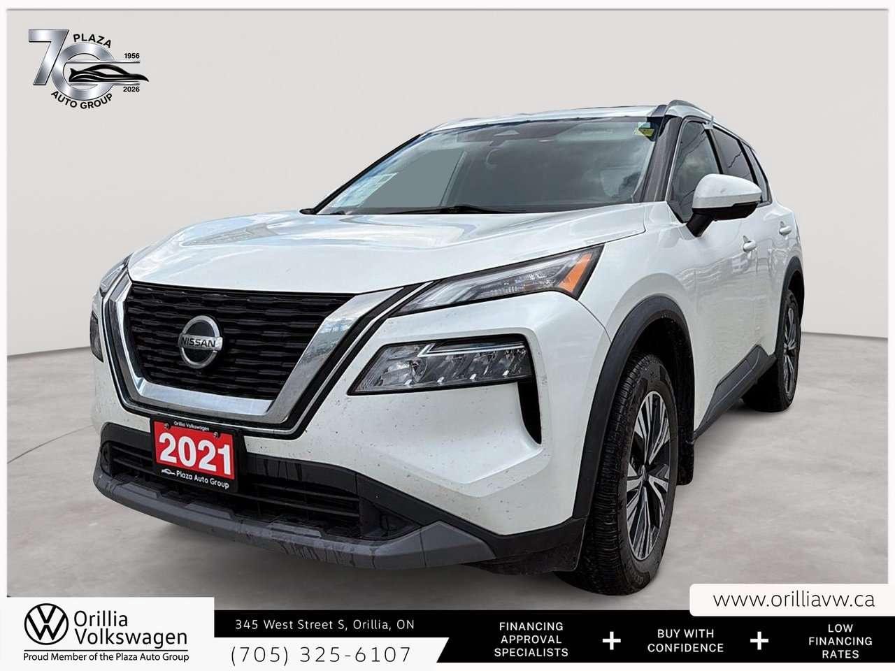 2021 Nissan Rogue SV Panoramic Roof   360 Camera   ProPILOT Assist / Photo