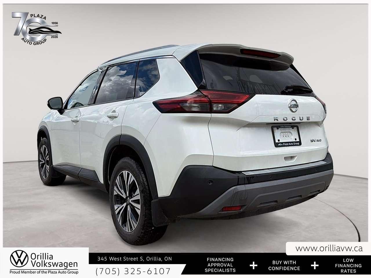 2021 Nissan Rogue SV Panoramic Roof   360 Camera   ProPILOT Assist / Photo