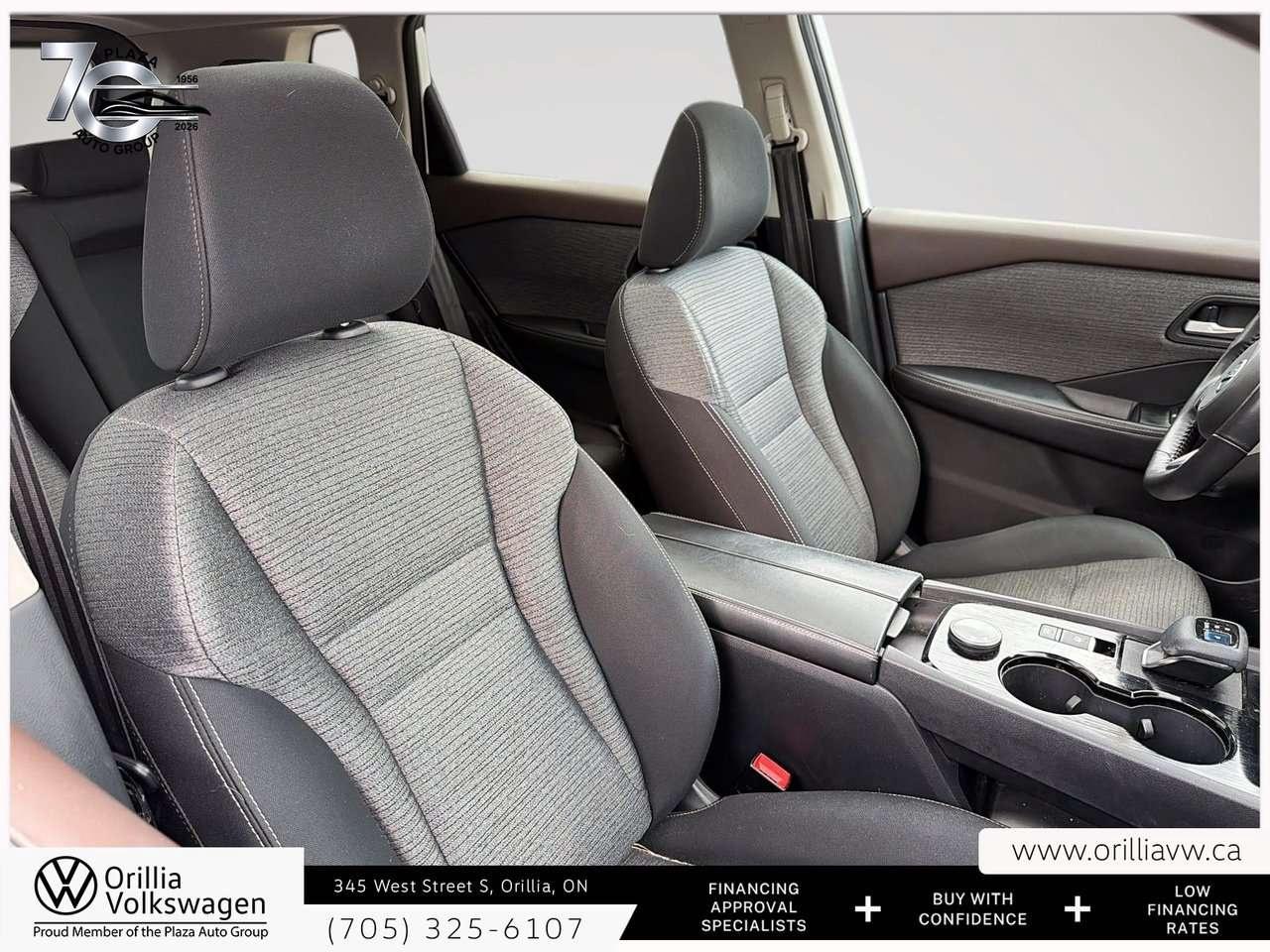 2021 Nissan Rogue SV Panoramic Roof   360 Camera   ProPILOT Assist / Photo