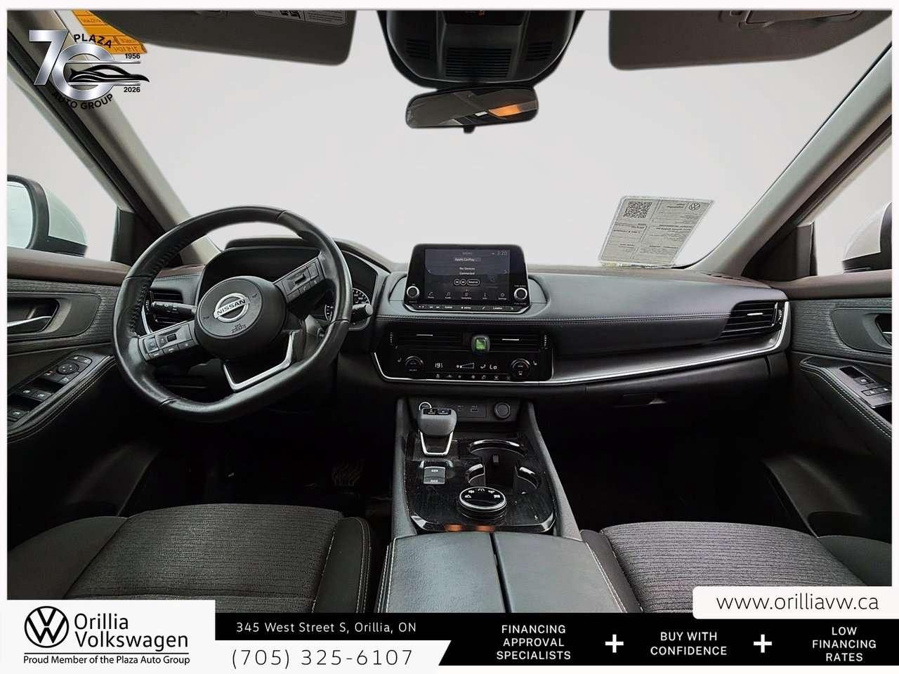 2021 Nissan Rogue SV Panoramic Roof   360 Camera   ProPILOT Assist / Photo