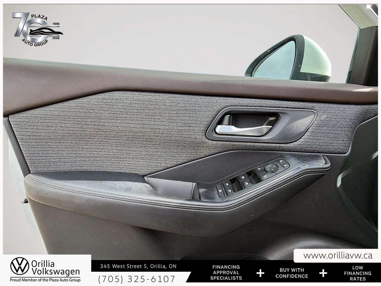 2021 Nissan Rogue SV Panoramic Roof   360 Camera   ProPILOT Assist / Photo
