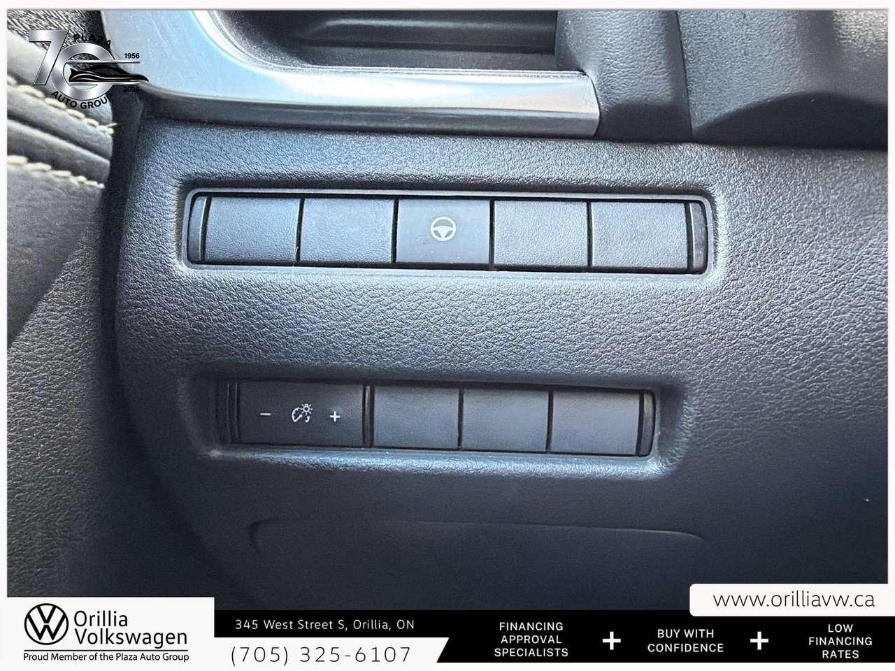 2021 Nissan Rogue SV Panoramic Roof   360 Camera   ProPILOT Assist / Photo