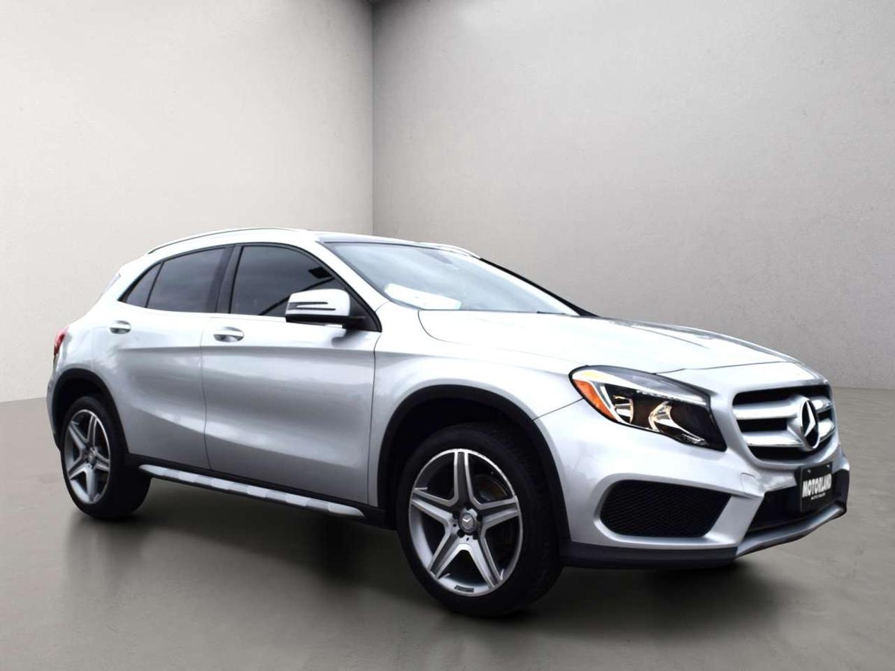 2016 Mercedes-Benz GLA 250 4Matic AMG style Navi Panoramic Sunroof Photo