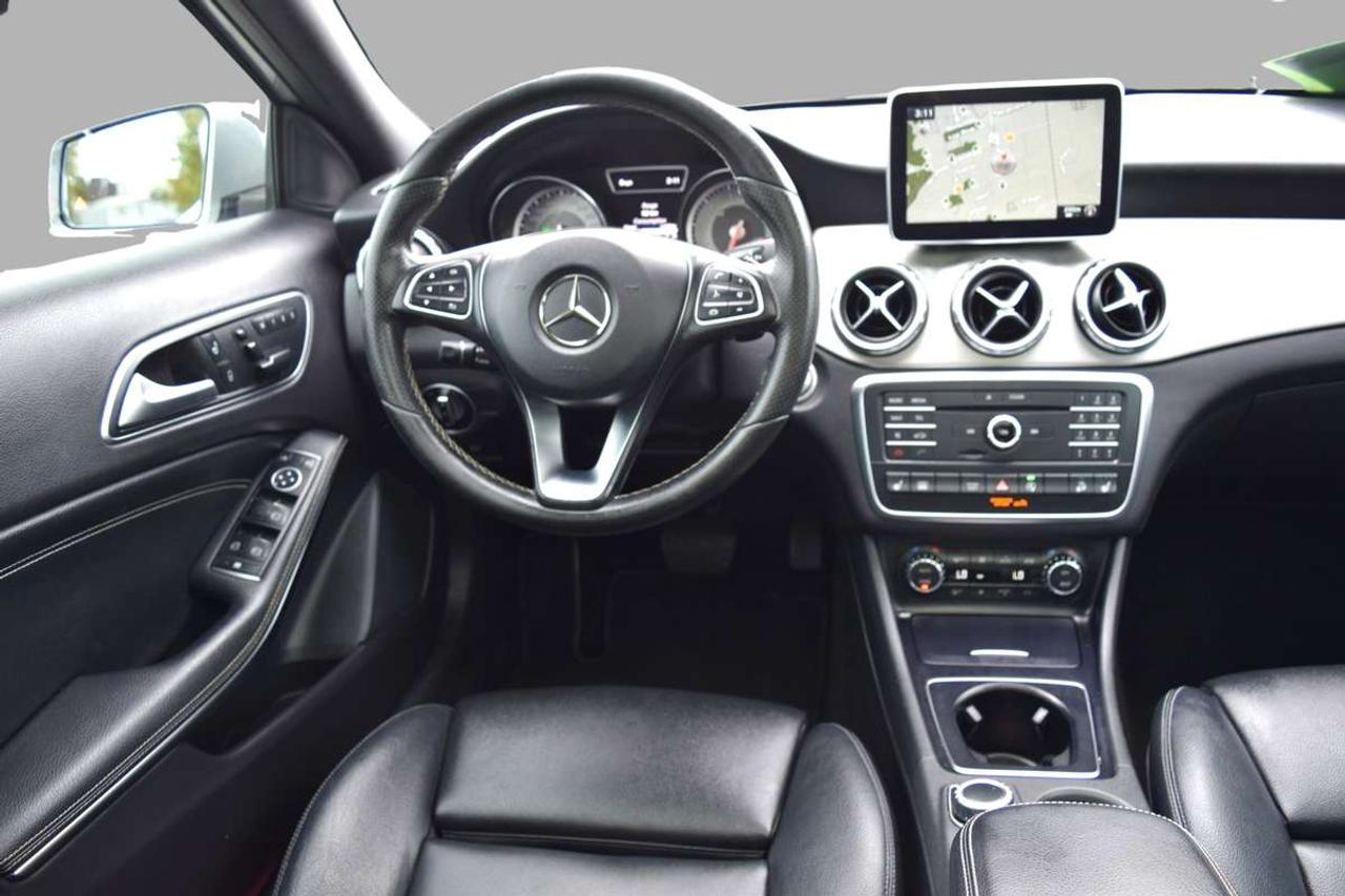 2016 Mercedes-Benz GLA 250 4Matic AMG style Navi Panoramic Sunroof Photo