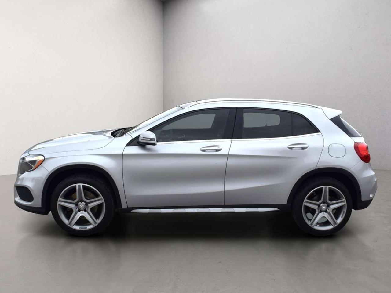 2016 Mercedes-Benz GLA 250 4Matic AMG style Navi Panoramic Sunroof Photo