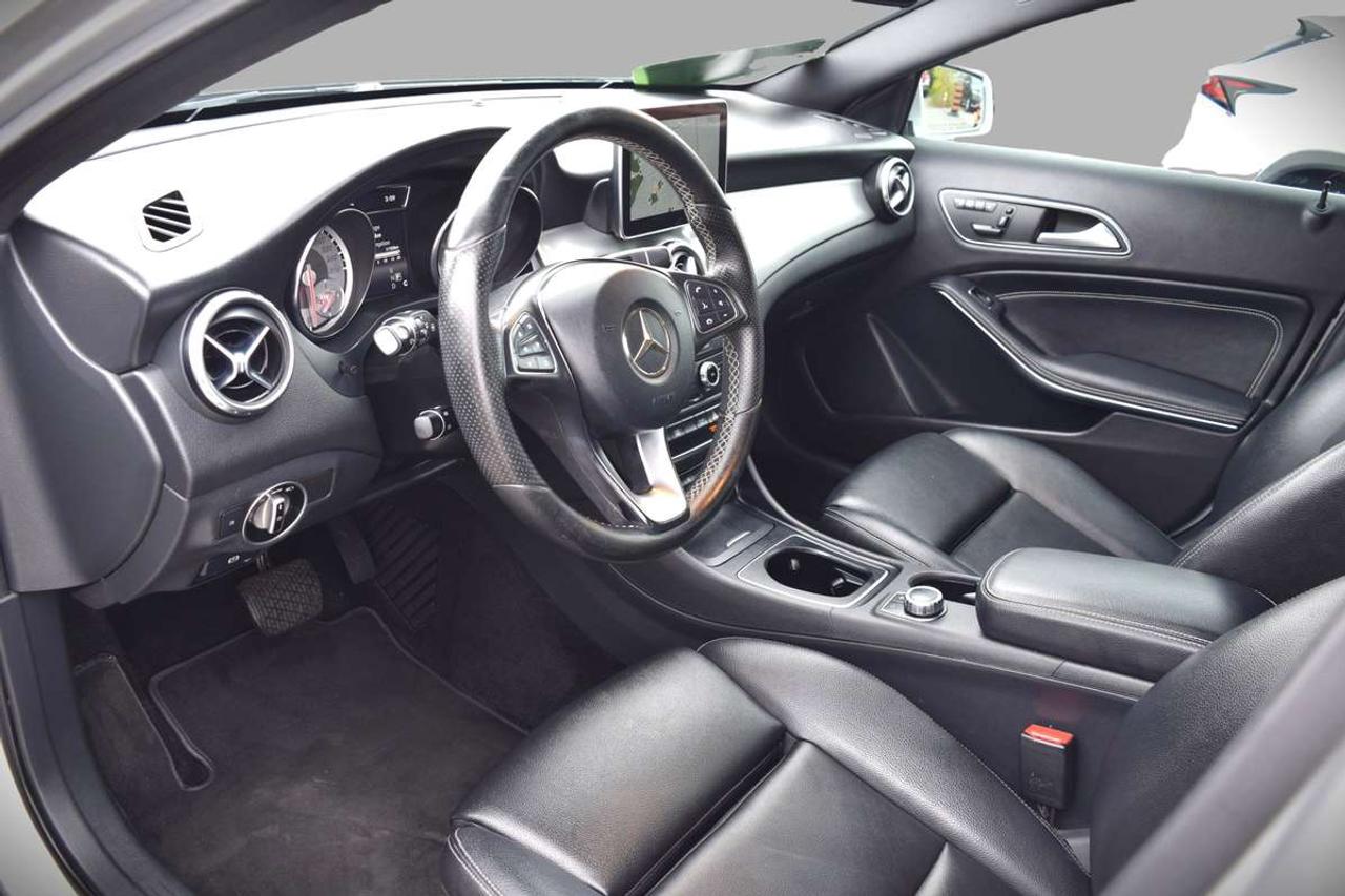 2016 Mercedes-Benz GLA 250 4Matic AMG style Navi Panoramic Sunroof Photo
