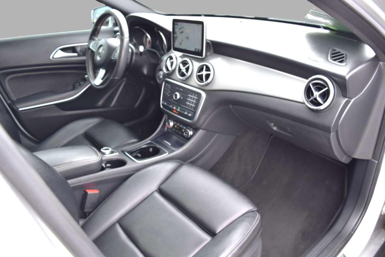 2016 Mercedes-Benz GLA 250 4Matic AMG style Navi Panoramic Sunroof Photo