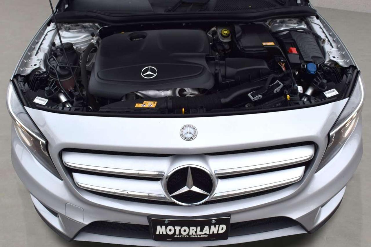 2016 Mercedes-Benz GLA 250 4Matic AMG style Navi Panoramic Sunroof Photo