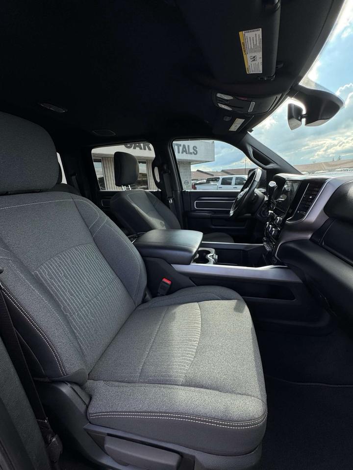 2019 RAM 2500 Big Horn 4x4 Crew Cab 6'4 Box Photo