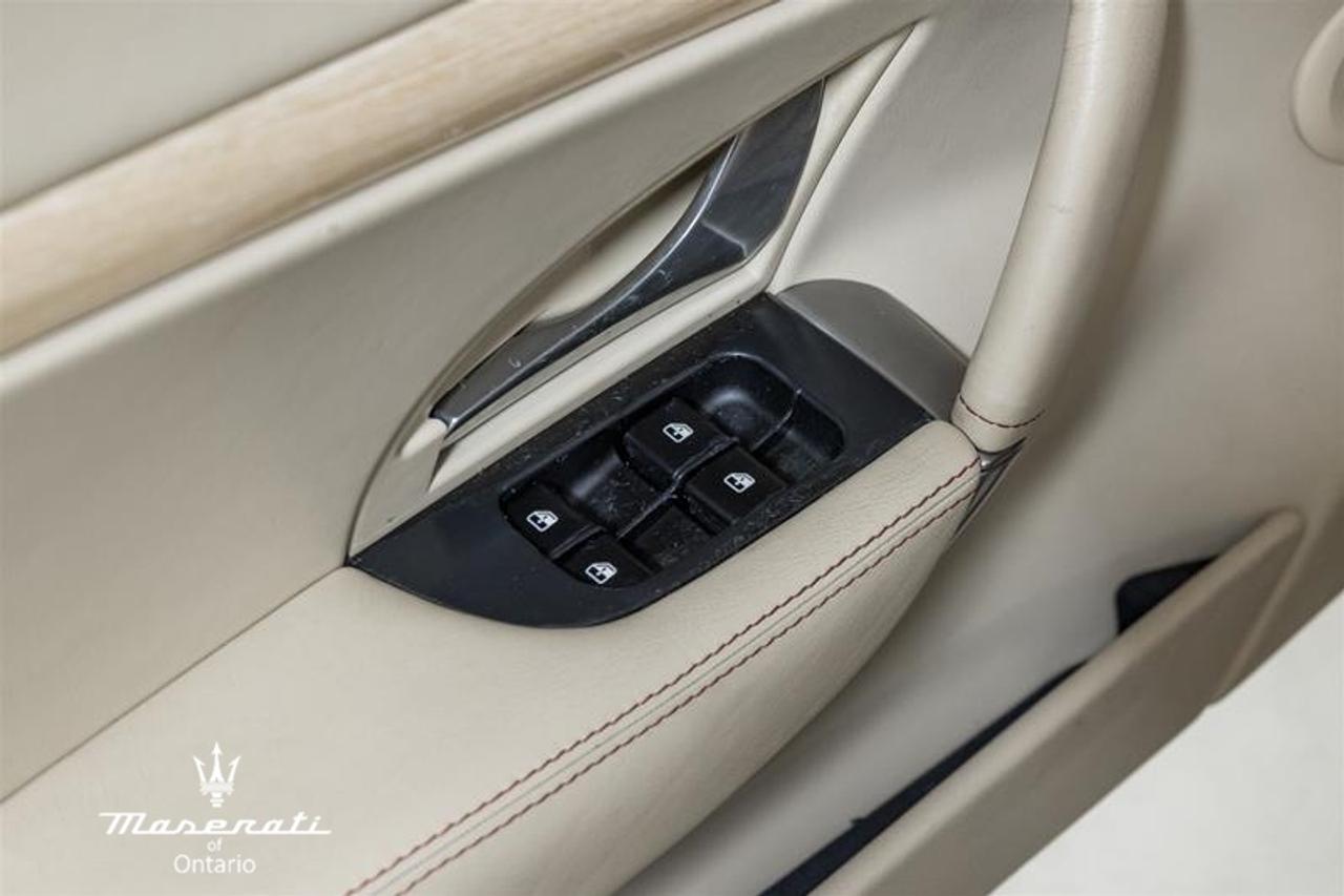 2012 Maserati GranTurismo Base 2dr Convertible Photo