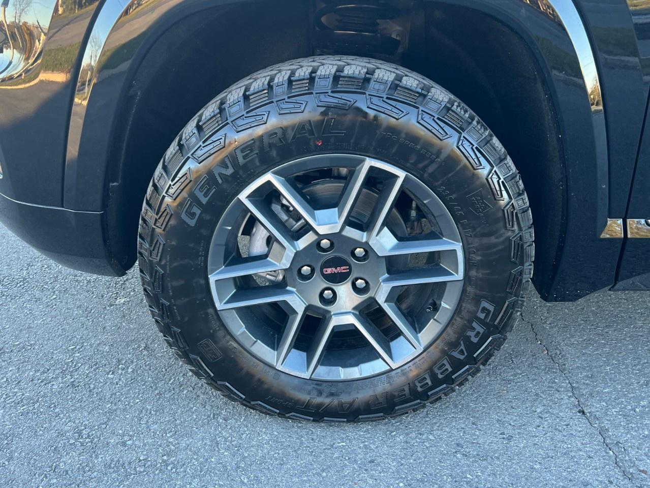 2027 GMC Terrain AWD AT4 Photo