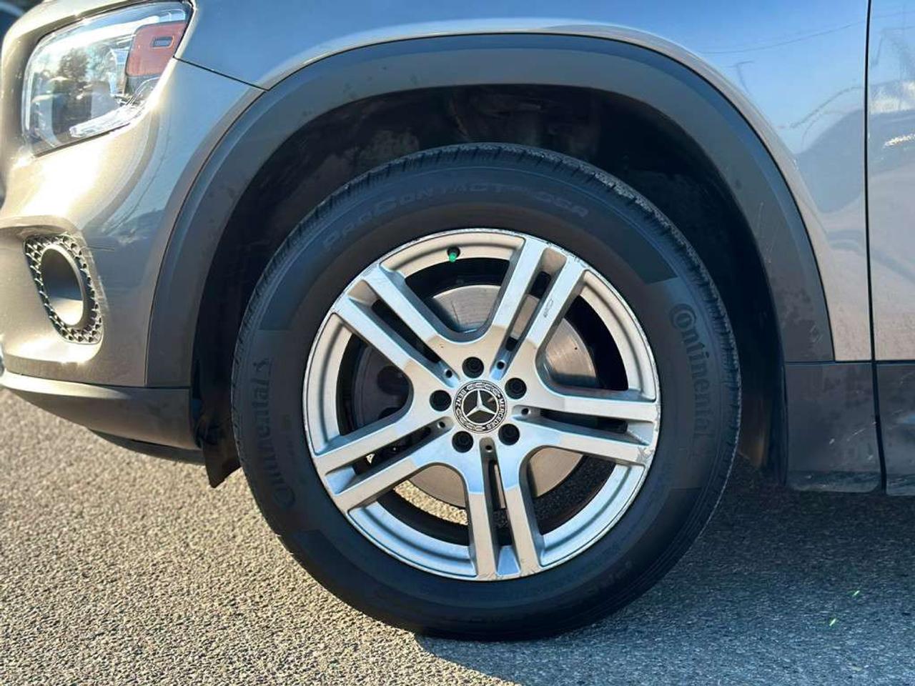 2021 Mercedes-Benz GLB 250 4MATIC   Sunroof   Apple Carplay   Alloys Photo