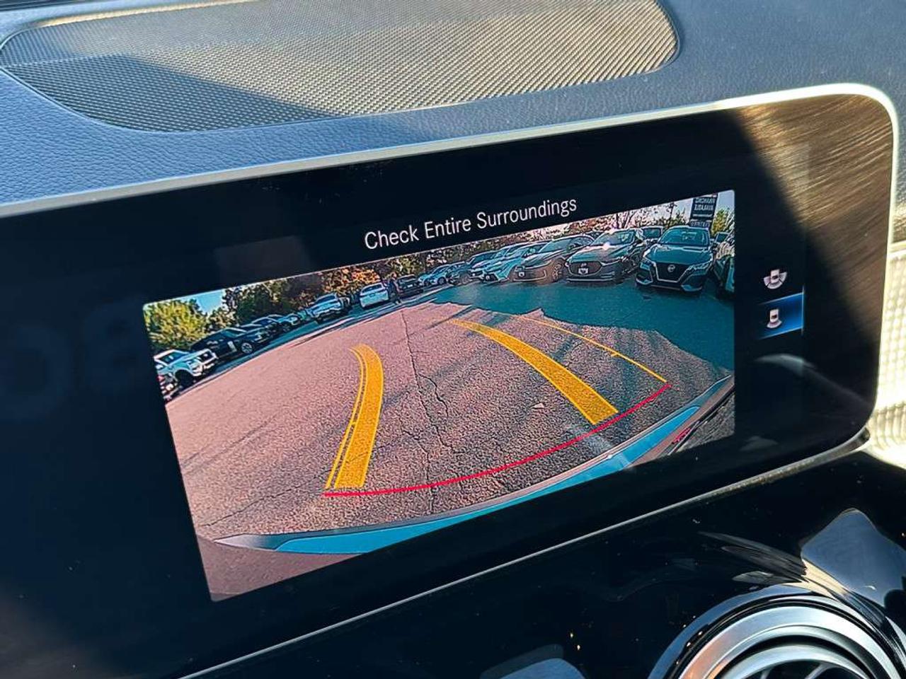 2021 Mercedes-Benz GLB 250 4MATIC   Sunroof   Apple Carplay   Alloys Photo