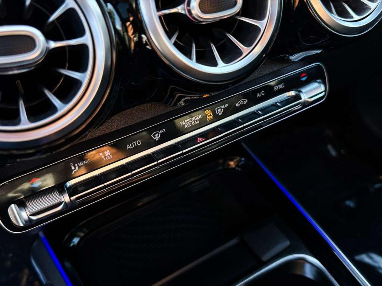 2021 Mercedes-Benz GLB 250 4MATIC   Sunroof   Apple Carplay   Alloys Photo