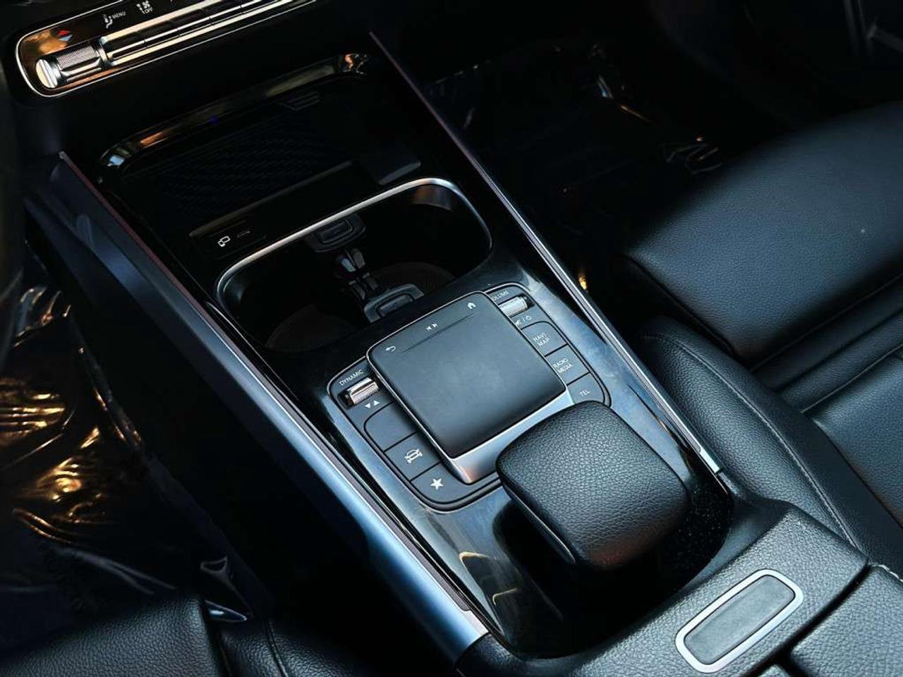 2021 Mercedes-Benz GLB 250 4MATIC   Sunroof   Apple Carplay   Alloys Photo
