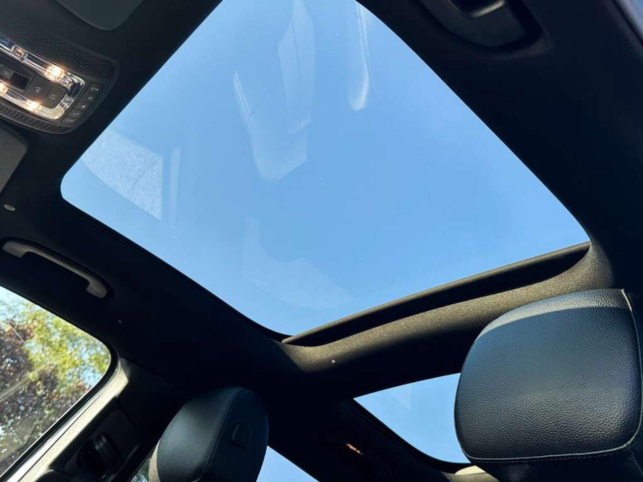 2021 Mercedes-Benz GLB 250 4MATIC   Sunroof   Apple Carplay   Alloys Photo