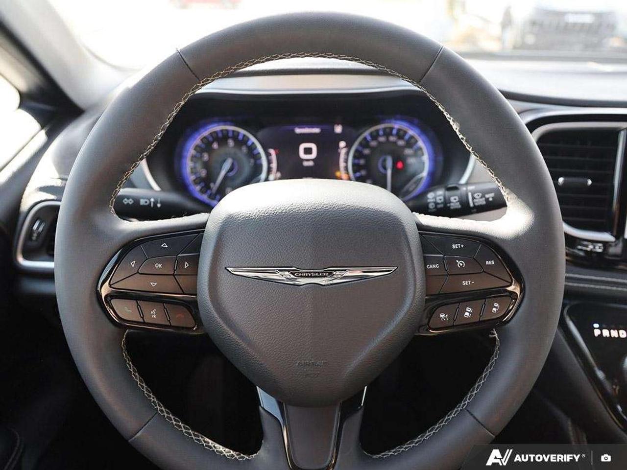 2025 Chrysler Pacifica Pano Roof   Leather Photo