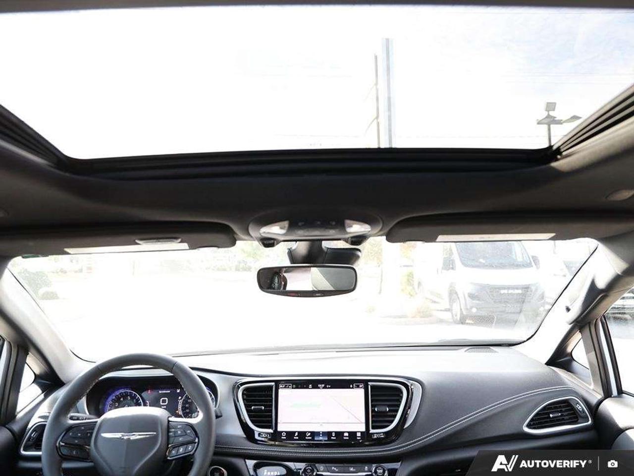 2025 Chrysler Pacifica Pano Roof   Leather Photo