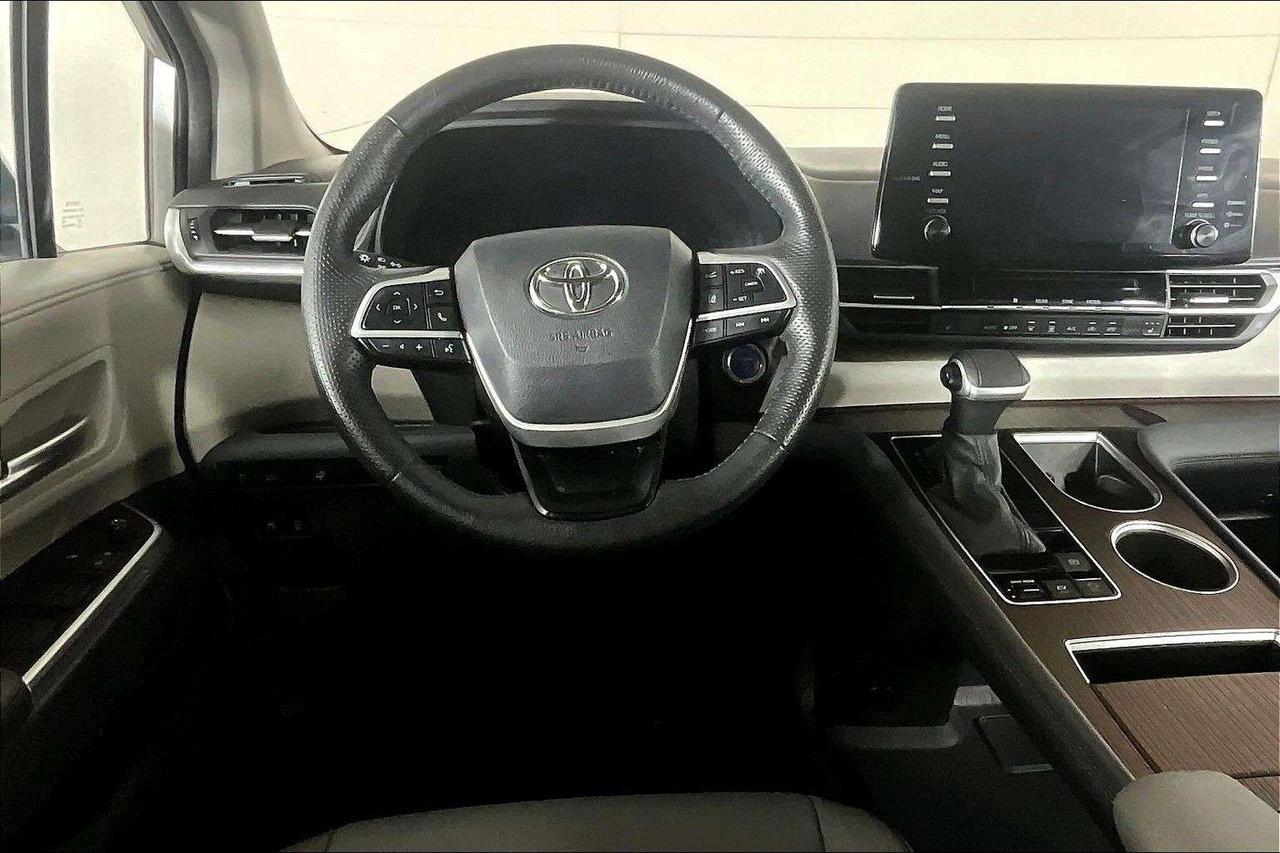2024 Toyota Sienna XLE 8-Passenger FWD Photo