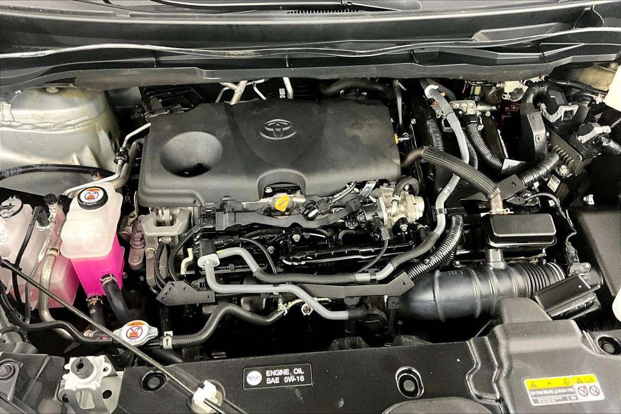2024 Toyota Sienna XLE 8-Passenger FWD Photo