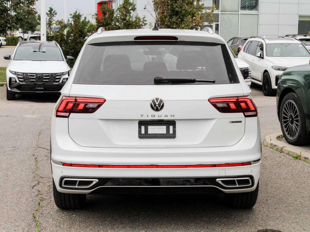 2024 Volkswagen Tiguan Highline R-Line 2.0T 8sp at w/Tip 4M Photo5