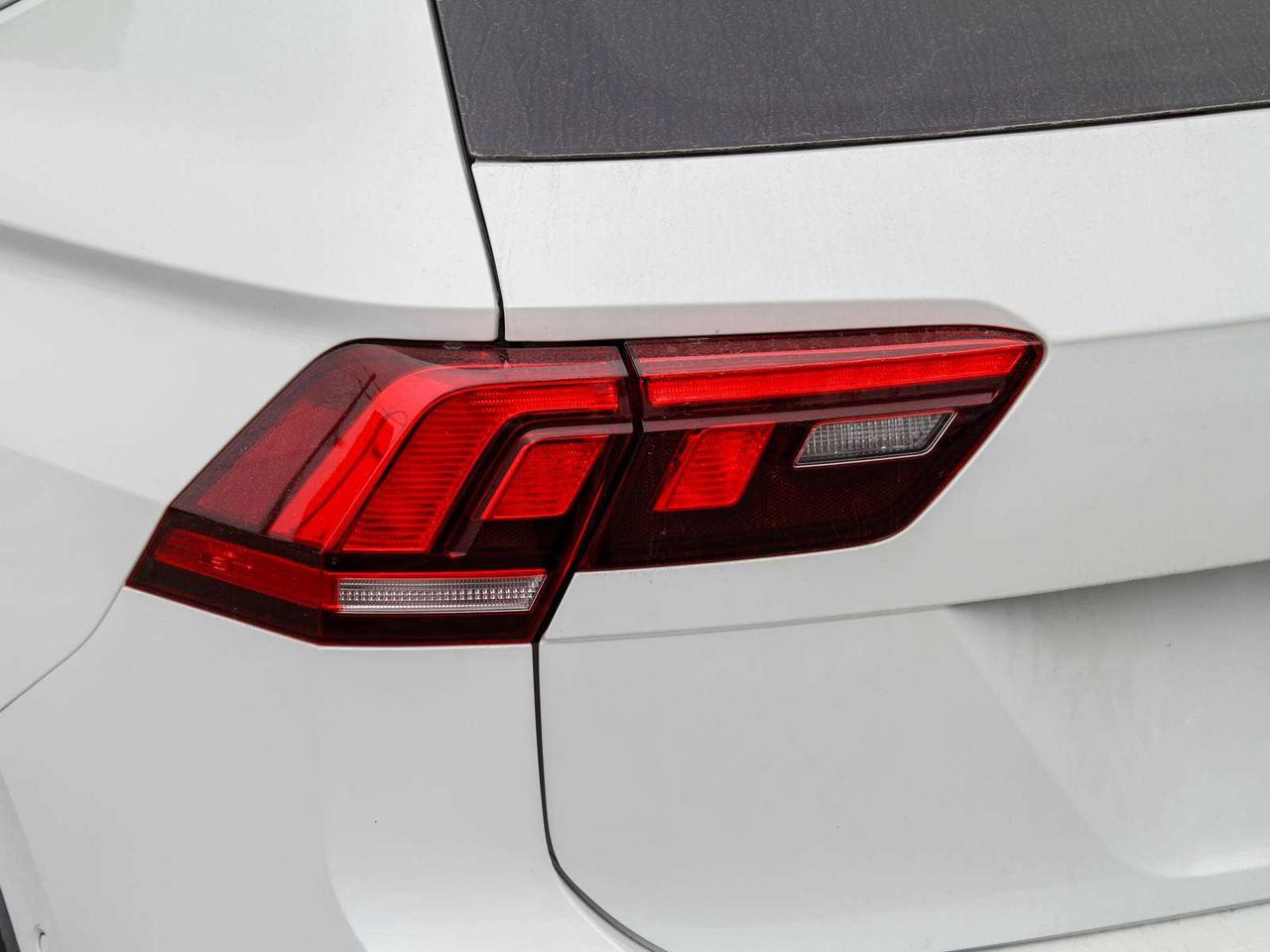 2024 Volkswagen Tiguan Highline R-Line 2.0T 8sp at w/Tip 4M Photo