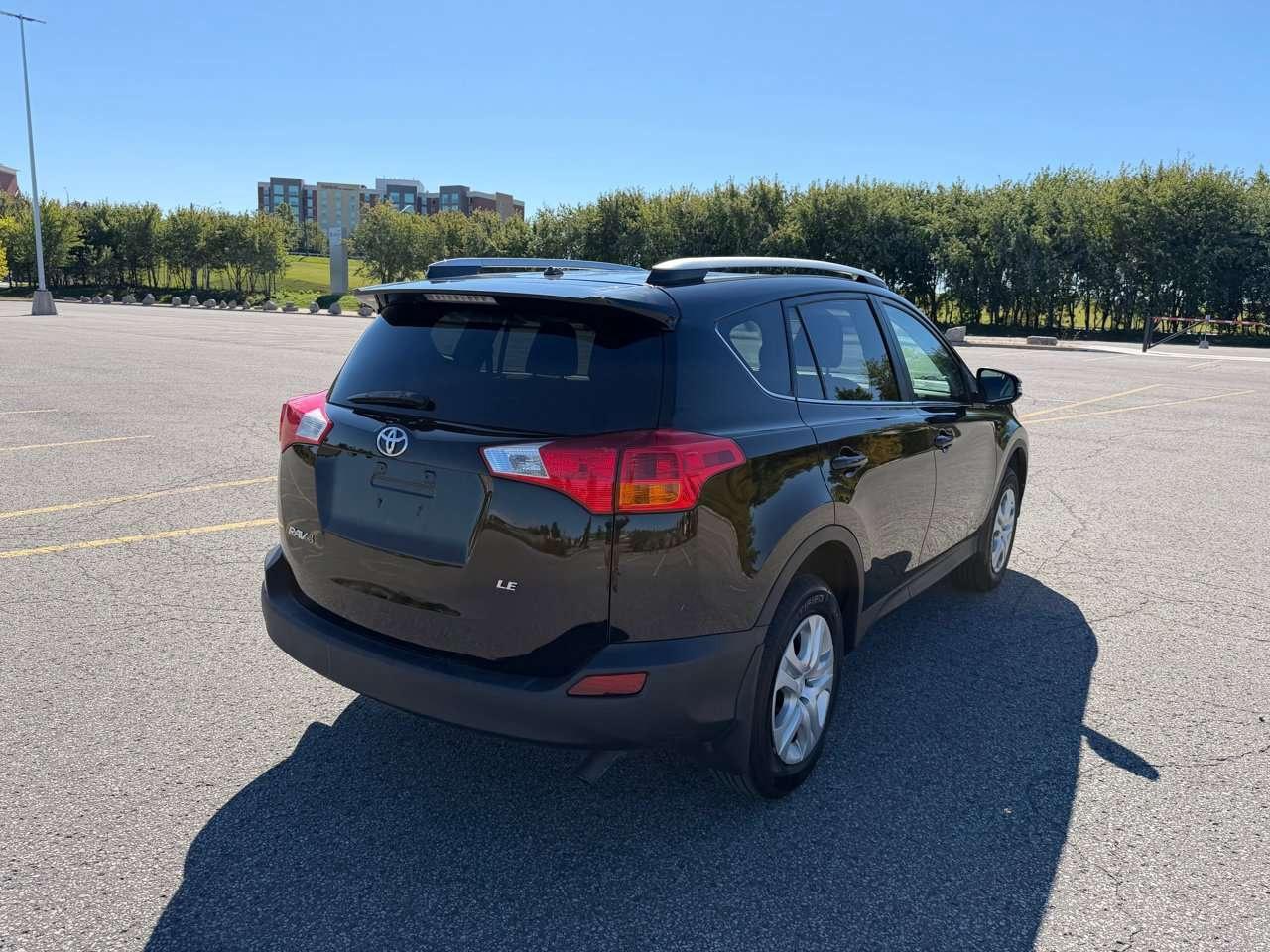 2014 Toyota RAV4 LE Photo