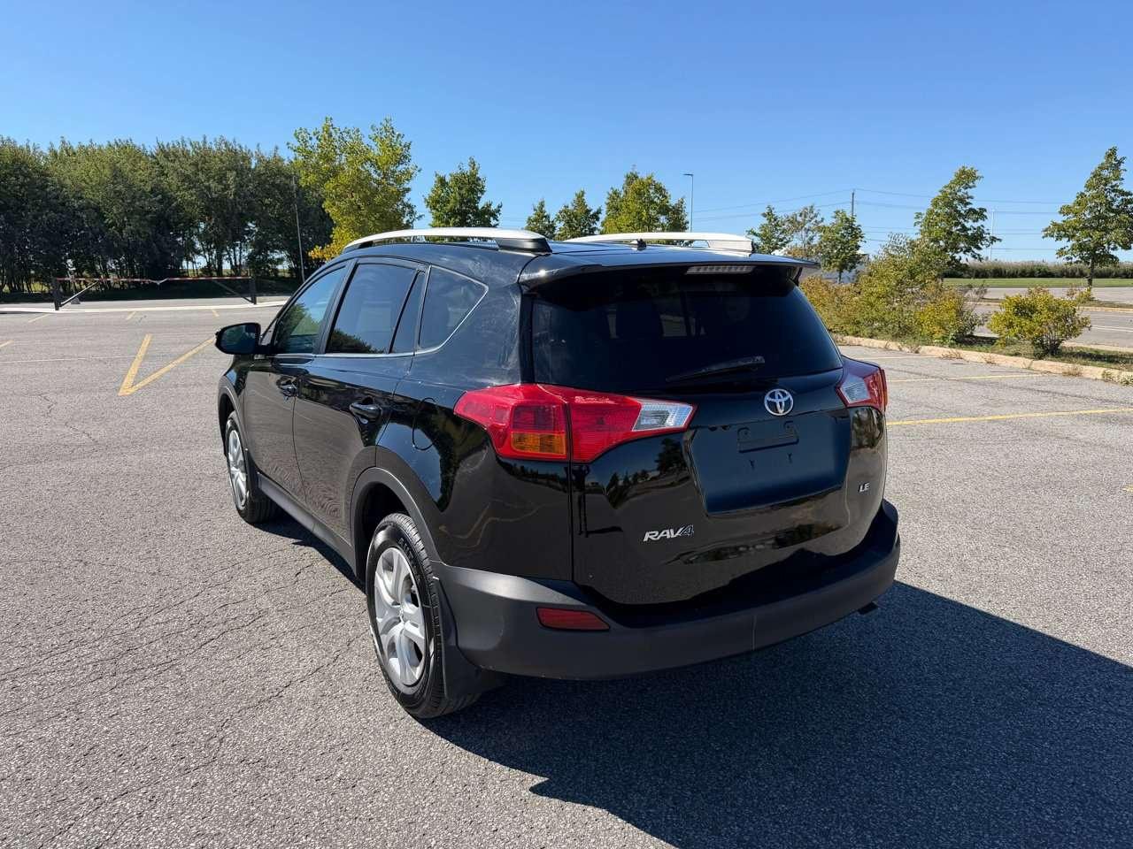 2014 Toyota RAV4 LE Photo