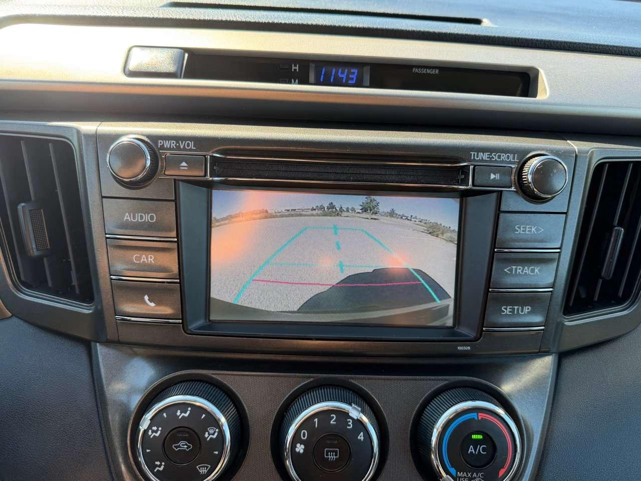 2014 Toyota RAV4 LE Photo