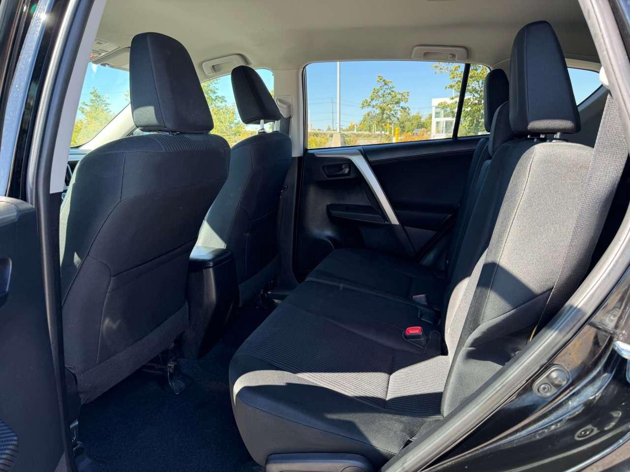 2014 Toyota RAV4 LE Photo