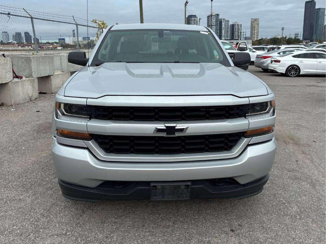 2018 Chevrolet Silverado 1500 1500 / 4X4/ 87426 KMS !!! ONE OWNER !! CAR FAX CLN Photo