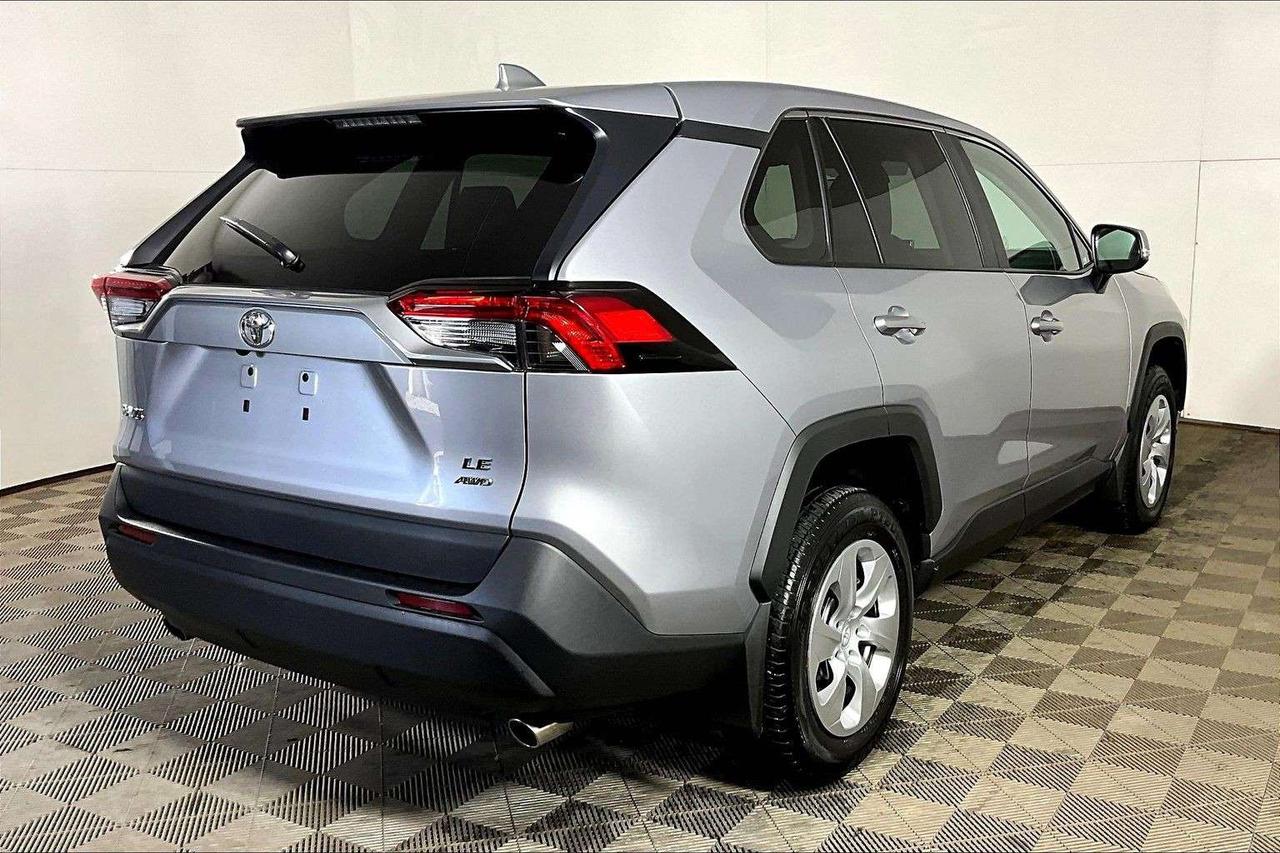 2023 Toyota RAV4 LE AWD Photo1