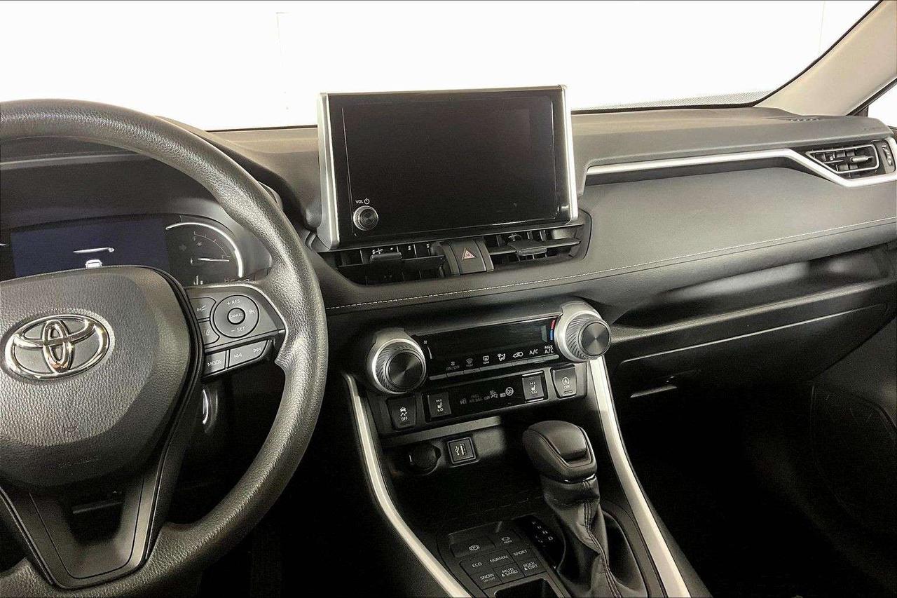 2023 Toyota RAV4 LE AWD Photo