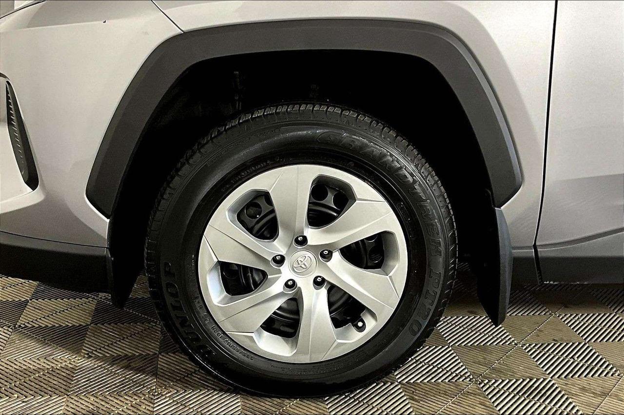 2023 Toyota RAV4 LE AWD Photo