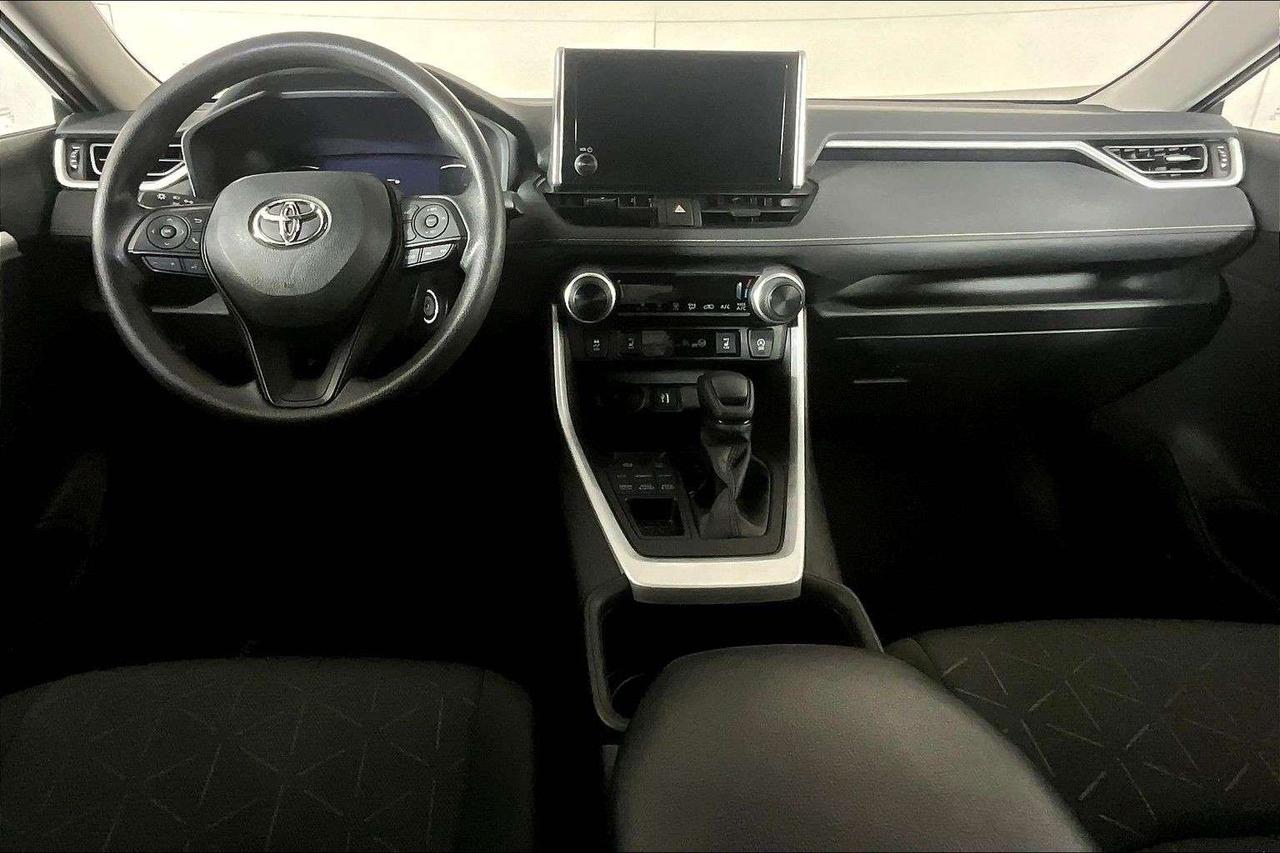 2023 Toyota RAV4 LE AWD Photo