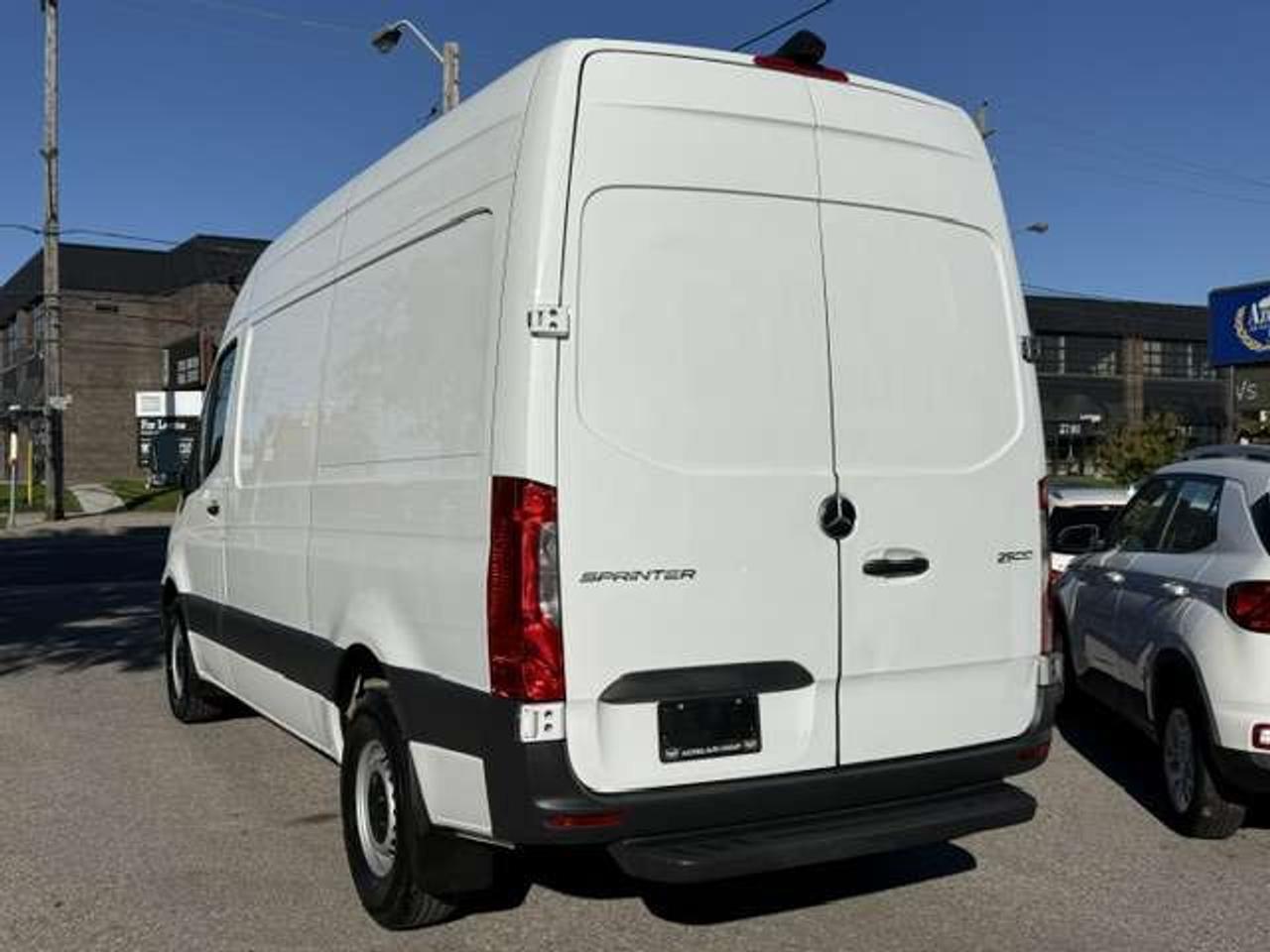 2022 Mercedes-Benz Sprinter V6 2500 144 WB Only 39,819km CleanCarfax Certified Photo