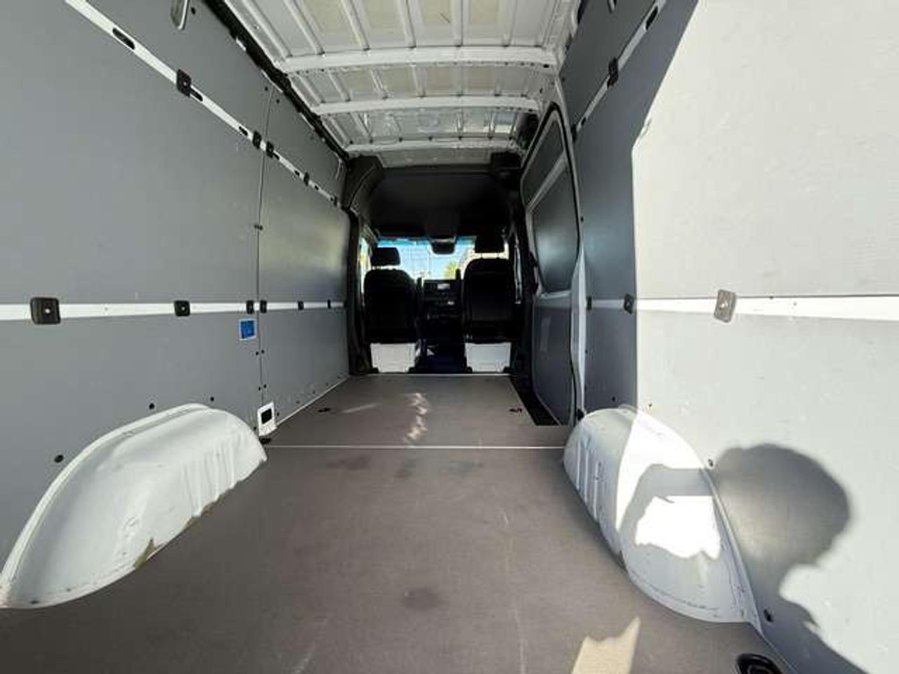 2022 Mercedes-Benz Sprinter V6 2500 144 WB Only 39,819km CleanCarfax Certified Photo
