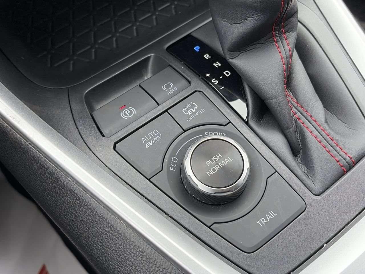 2025 Toyota RAV4 SE AWD FINANCED PRICE ADVERTISED   SUNROOF   HEAT STEER   WIRELESS CARPLAY/ANDROID AUTO Photo
