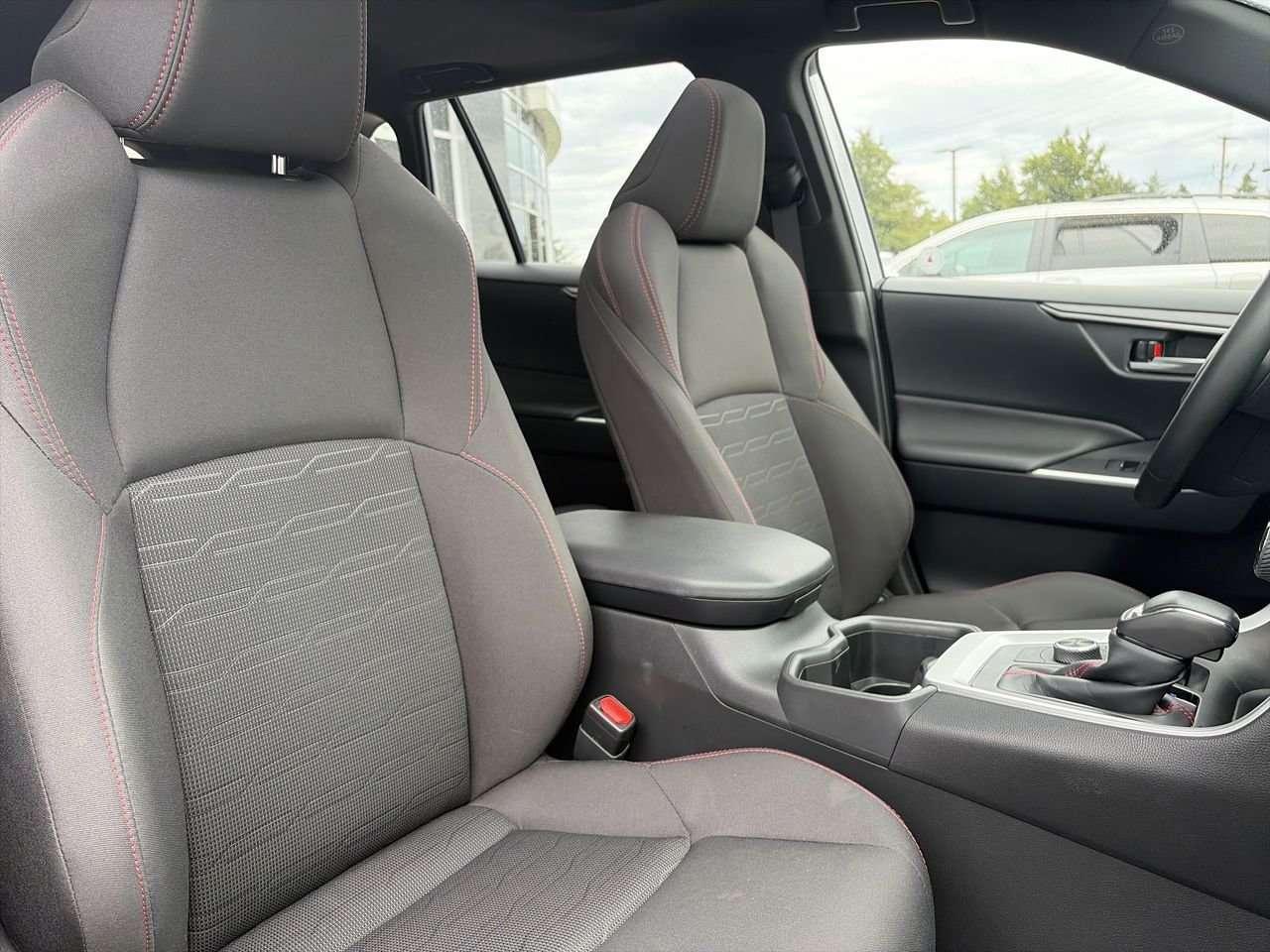 2025 Toyota RAV4 SE AWD FINANCED PRICE ADVERTISED   SUNROOF   HEAT STEER   WIRELESS CARPLAY/ANDROID AUTO Photo