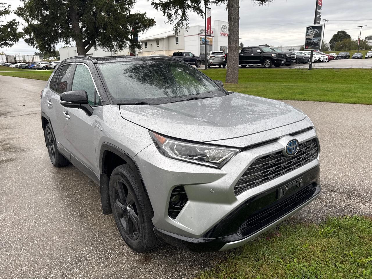 2020 Toyota RAV4 Hybrid XLE 4dr All-Wheel Drive Photo1