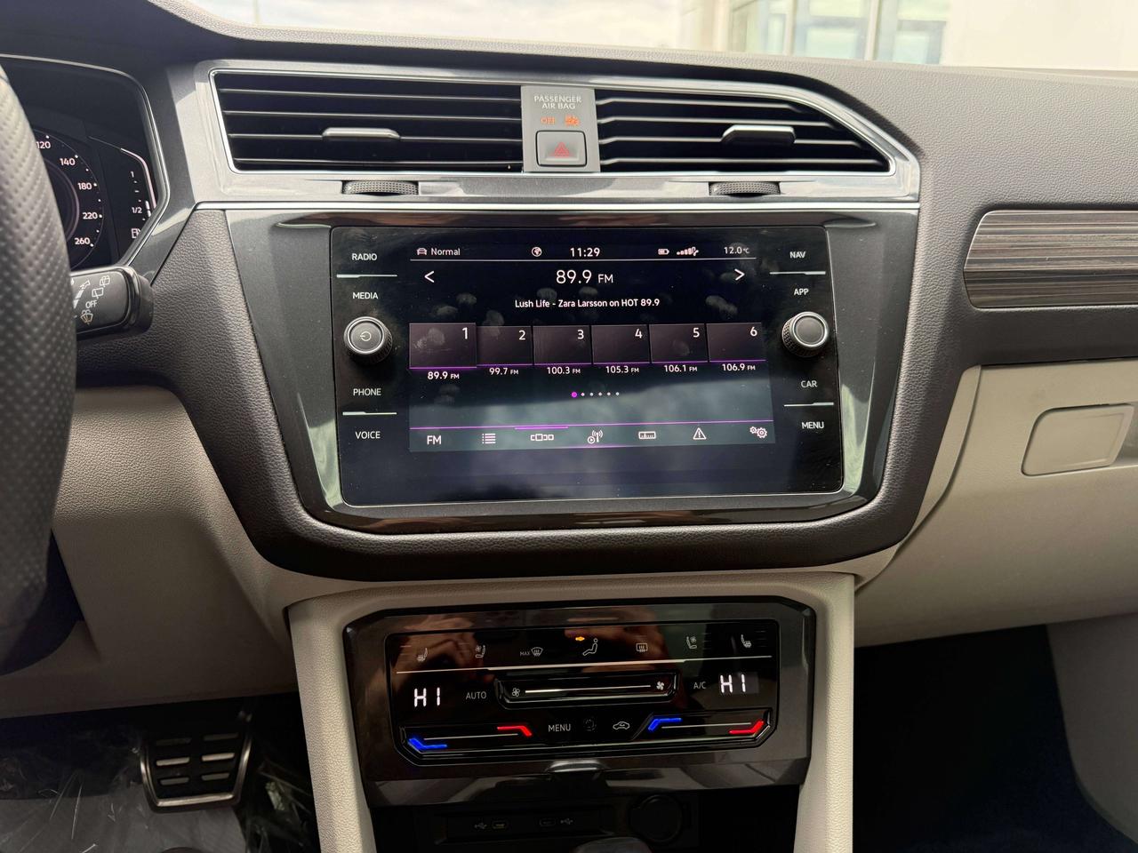 2022 Volkswagen Tiguan Highline R-line Photo