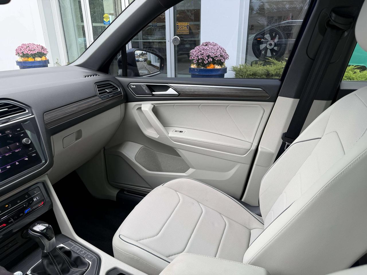 2022 Volkswagen Tiguan Highline R-line Photo