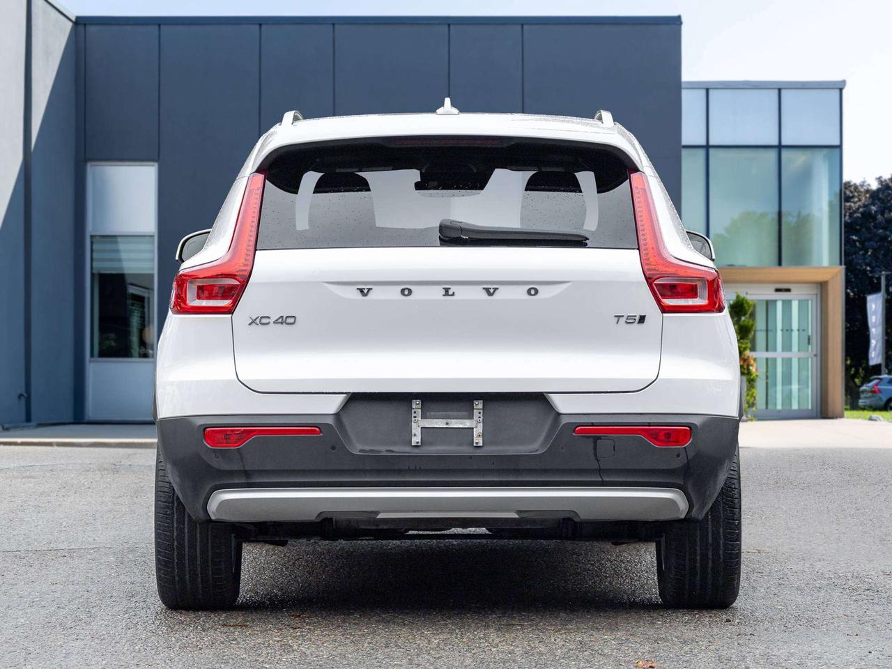 2019 Volvo XC40 Momentum PLUS^Trade In^Navi^Power Roof^One Owner Photo