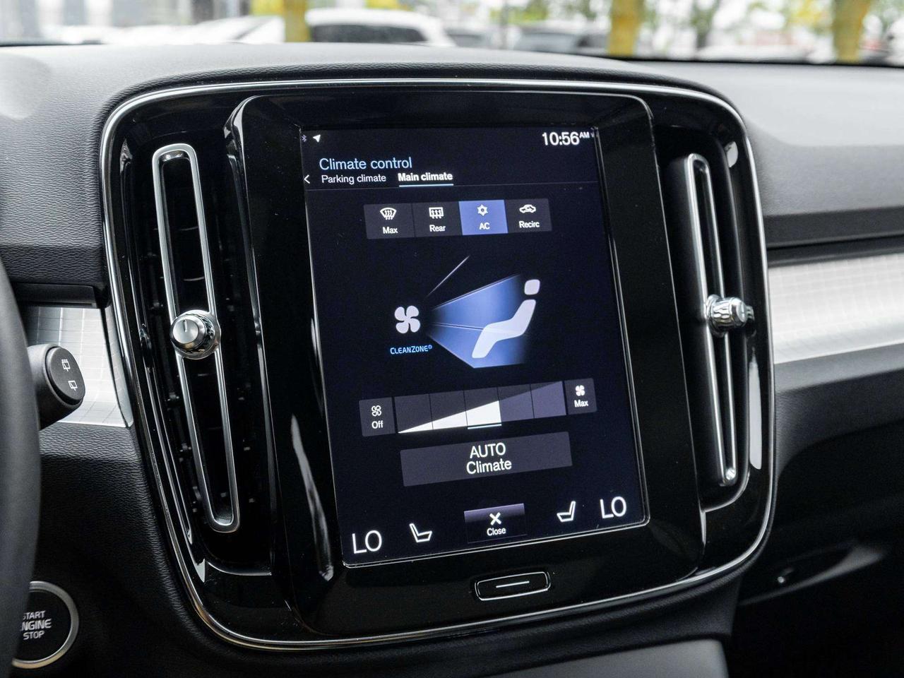 2019 Volvo XC40 Momentum PLUS^Trade In^Navi^Power Roof^One Owner Photo