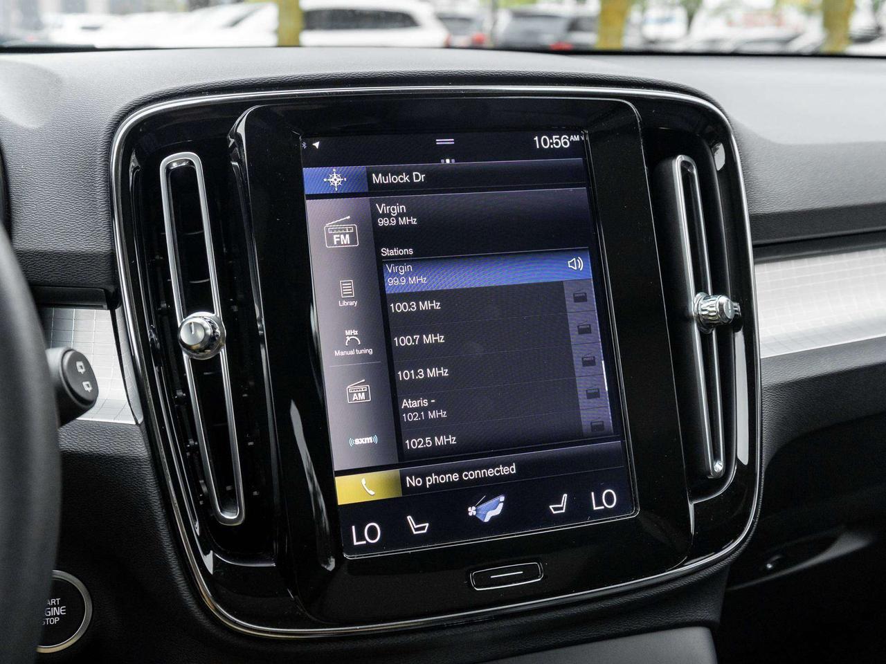 2019 Volvo XC40 Momentum PLUS^Trade In^Navi^Power Roof^One Owner Photo
