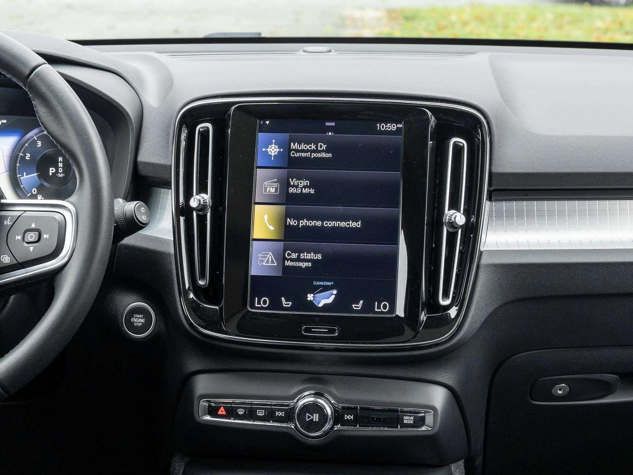 2019 Volvo XC40 Momentum PLUS^Trade In^Navi^Power Roof^One Owner Photo