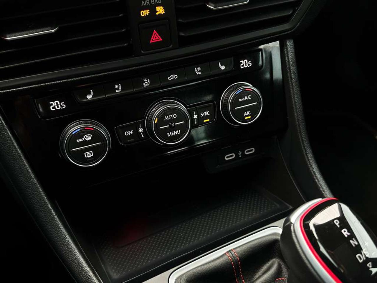 2024 Volkswagen Jetta SUNROOF NAVIGATION SYSTEM ALLOY WHEELS Photo