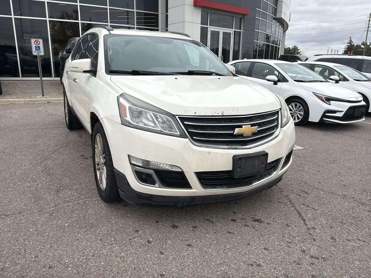 2015 Chevrolet Traverse AWD 1LT HEATED SEATS   BLUETOOTH CONNECTION   STEERING PHONE COMMANDS   CLOTH Photo